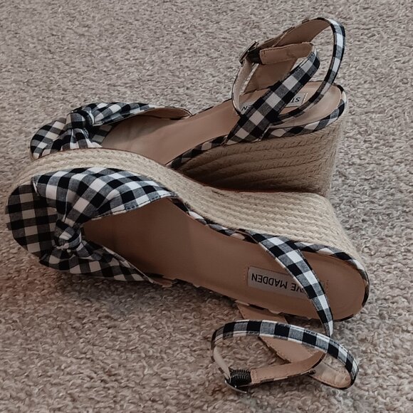 Steve Madden black and white sandal heels - Picture 3 of 5